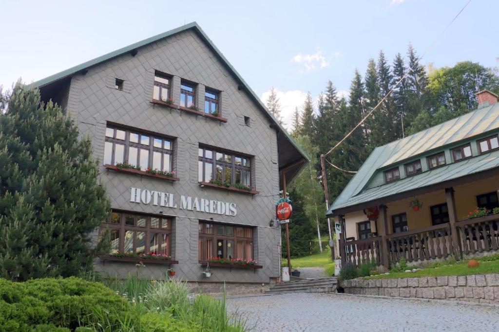 Hotel Maredis Rero Корженов Экстерьер фото