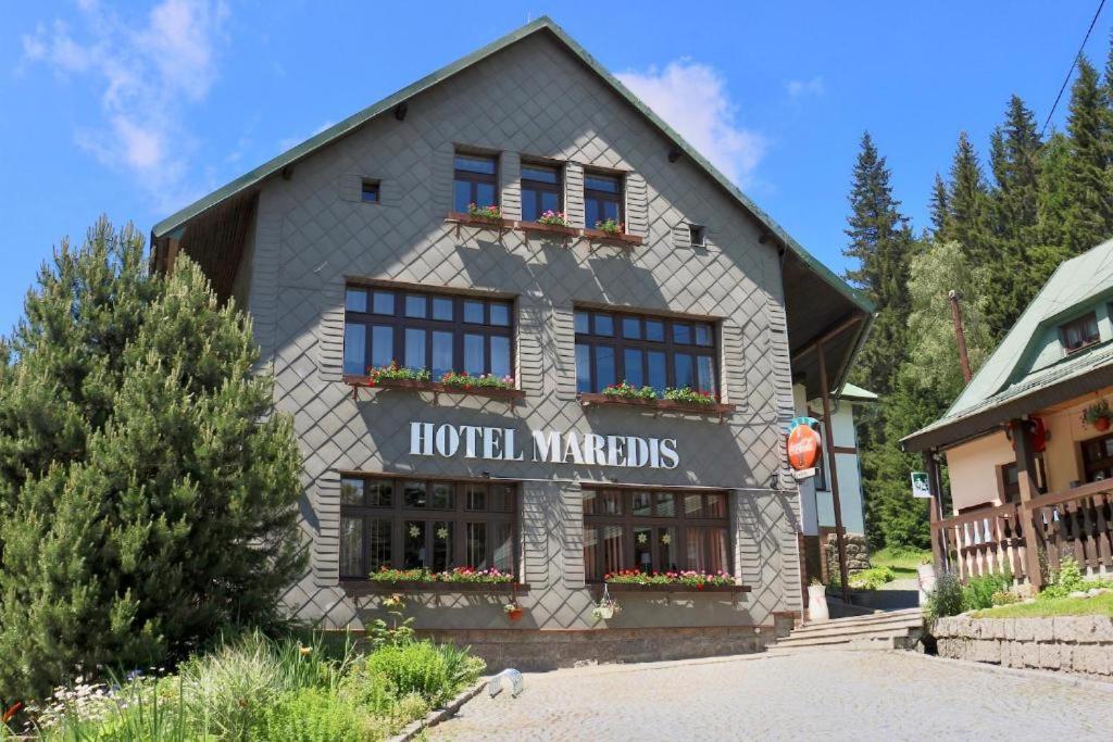 Hotel Maredis Rero Корженов Экстерьер фото